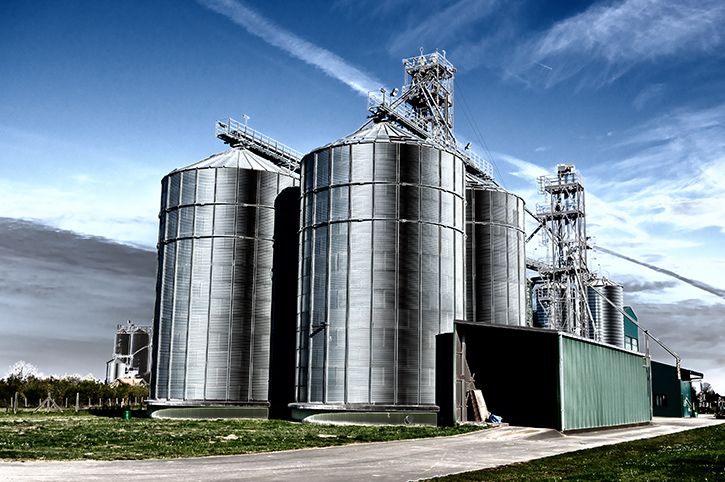 Grain storage silos and flat storage